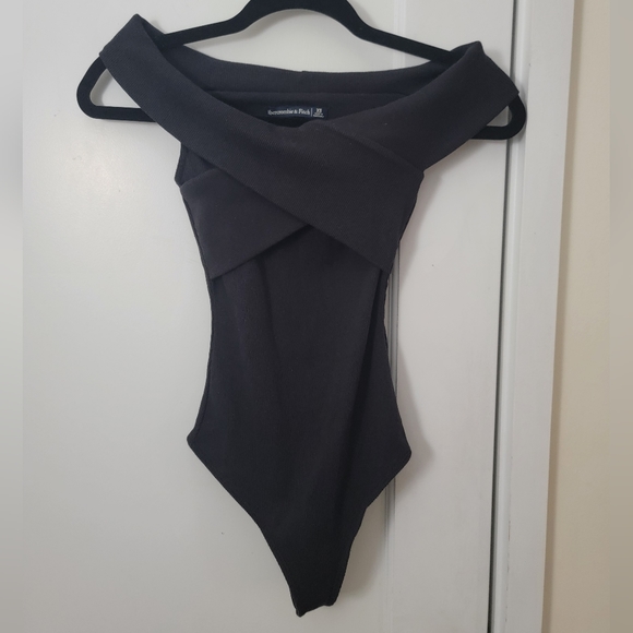 Abercrombie & Fitch Tops - Abercrombie Black Off The Shoulder Bodysuit